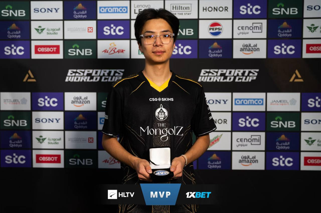 The MongolZ Esports World Cup 2025-ийн аваргын цомыг өргөлөө 2 The MongolZ Esports World Cup 2025-ийн аваргын цомыг өргөлөө